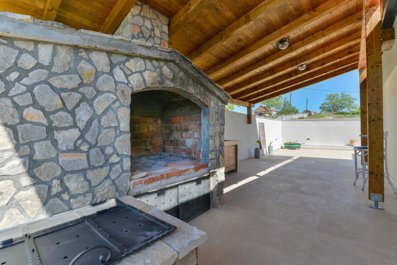 Modern Rustic Villa Kate Benkovac Exterior photo